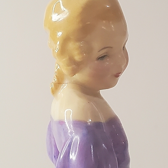 ROYAL DOULTON "Marie" HN 1370 RK Porcelain Figurine Vintage Circa 1940's - Picture 6 of 11